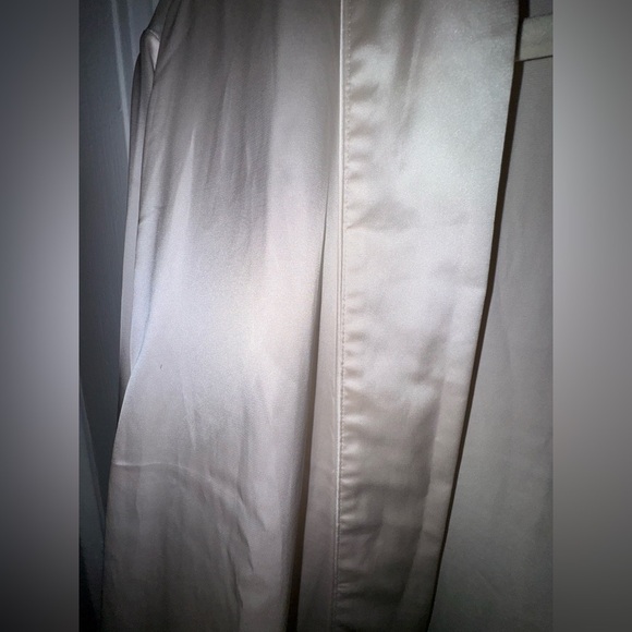 NWOT - House of Harlow Cream Satin Robe (no belt!) - Picture 7 of 7